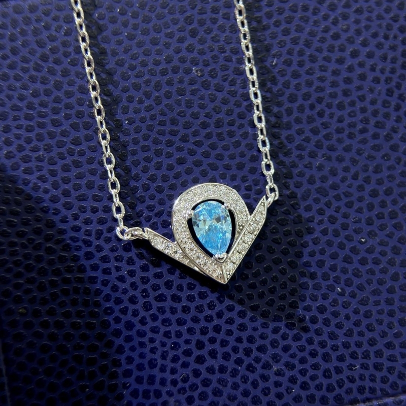 Ba*len*cia*ga necklaces